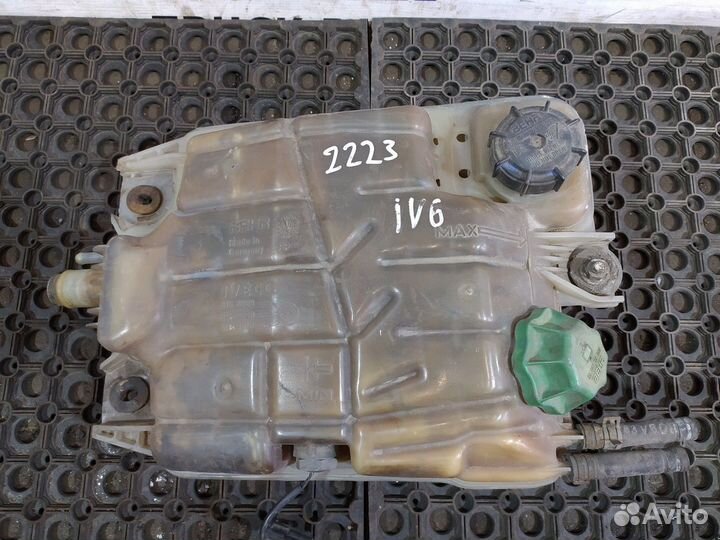 8168289 Бачок расширительный