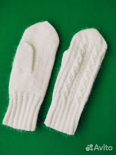 Варежки женские