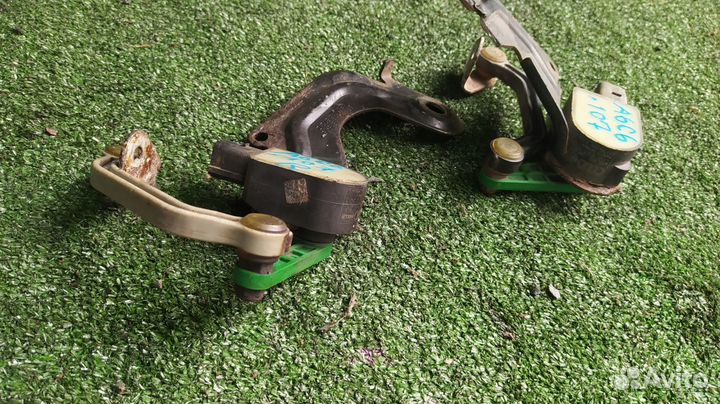 Датчик высоты дорожного просвета задний Audi A6