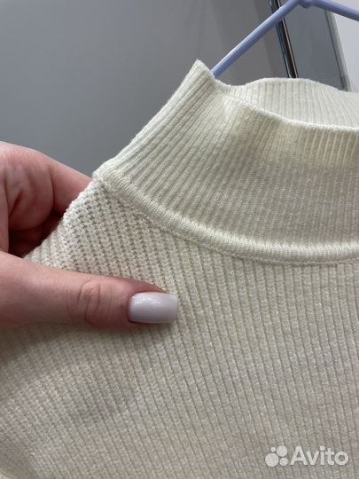 Свитер укороченный