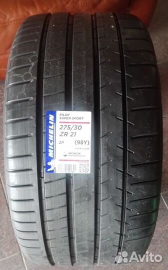 Michelin Pilot Super Sport ZP 275/30 R21 98Y