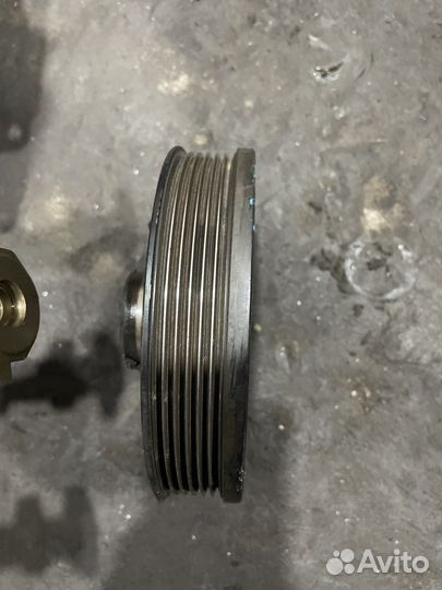 Mitsubishi Lanser X шкиф коленвала