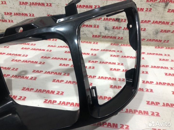 Рамка фары левая Toyota Town Ace Noah