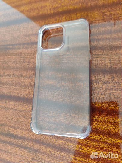 Чехол на iPhone