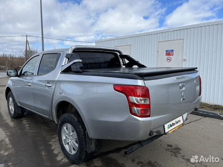 Mitsubishi L200 2.4 МТ, 2015, 175 000 км