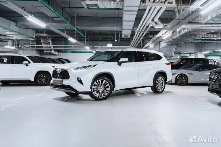 Toyota Highlander 2.0 AT, 2023, 2 км