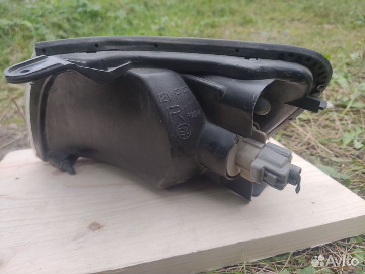 Поворотник Toyota Caldina