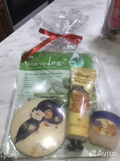 Подарок девушке бьютибокс