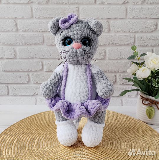 Вязаные игрушки ручной работы Кошечка