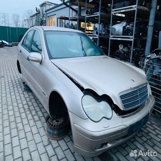 Полка аккумулятора Mercedes-Benz C-class