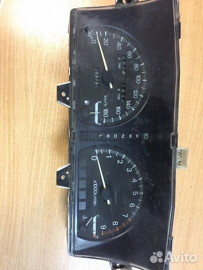 Панель приборов на mitsubishi galant E33A