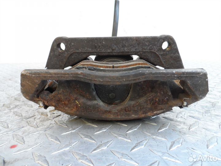 Суппорт задний правый Dodge Ram 3 1500