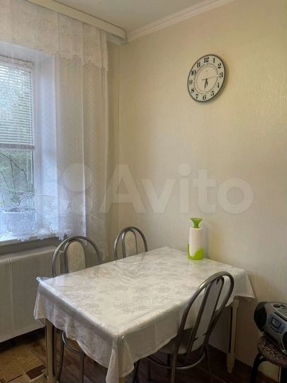 2-к. квартира, 56 м², 3/3 эт.