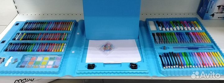 Набор для творчества 208 предметов с мольбертом