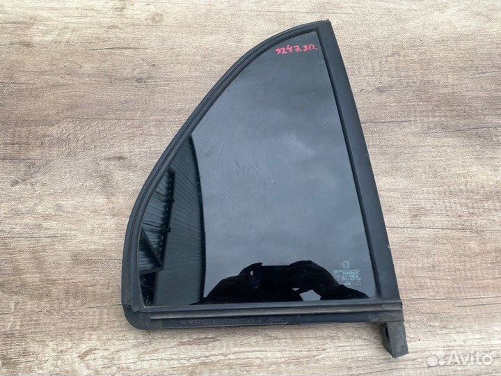 Форточка двери задняя правая Skoda Fabia 6Y AUA