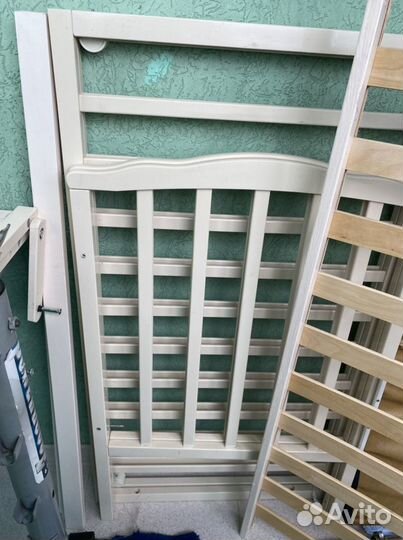 Детская кроватка с матрасом