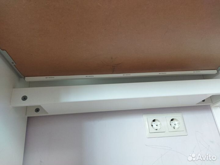 Микке IKEA Письменный стол с магнитной подставкой