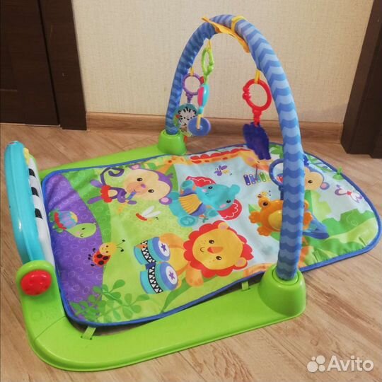 Игровой развивающий коврик Fisher price с пианино