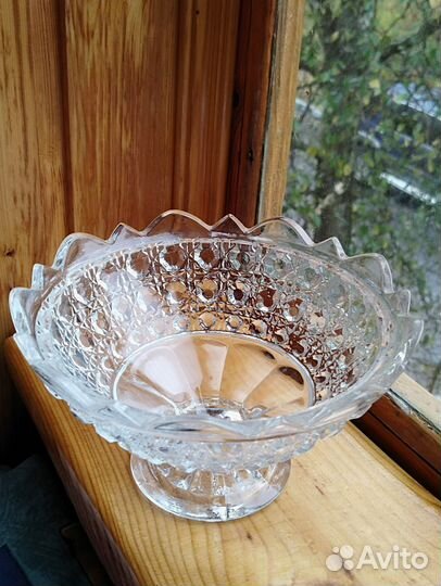 Хрустальная ваза-конфетница