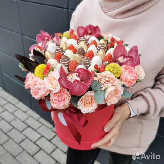 Съедобные букеты из клубники