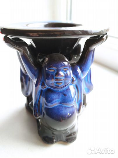 Разные предметы быта(современные) сувениры,статуэт