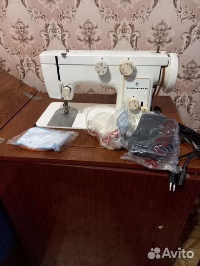 Швейная машина Чайка 142м