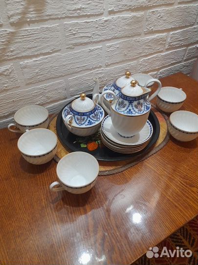 Фарфоровый чайный сервиз
