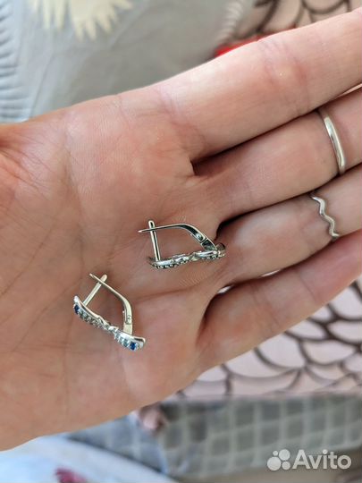 Изящные серебряные сережки Sunlight