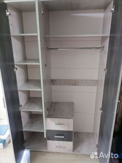 Шкаф