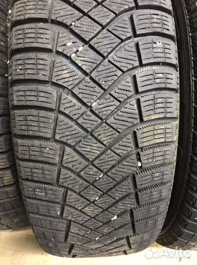 Pirelli Carrier 225/60 R17 E