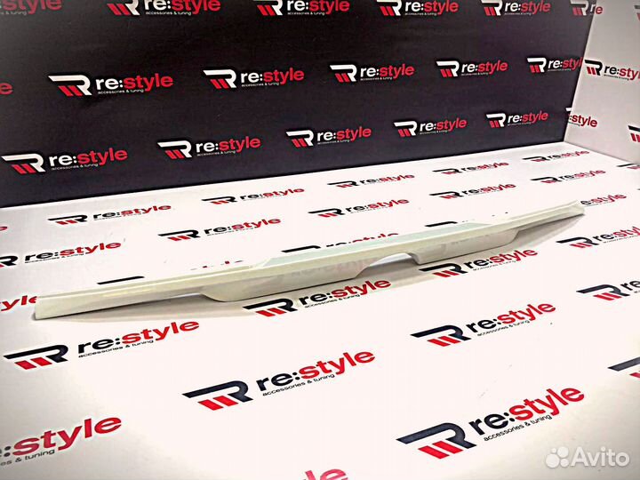 Спойлер Под стекло Prado 150 новый стиль