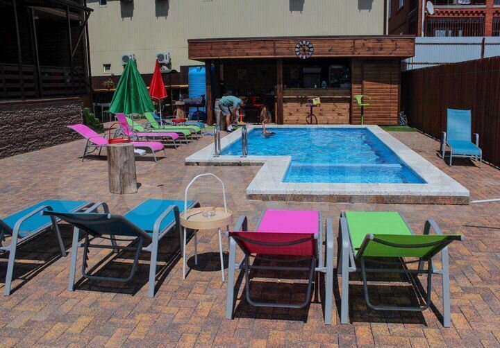 Комната 25 м² в > 9-к., 2/2 эт.