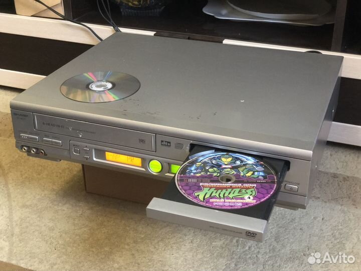 Видеомагнитофон Dvd плеер Sharp Dv-nc70