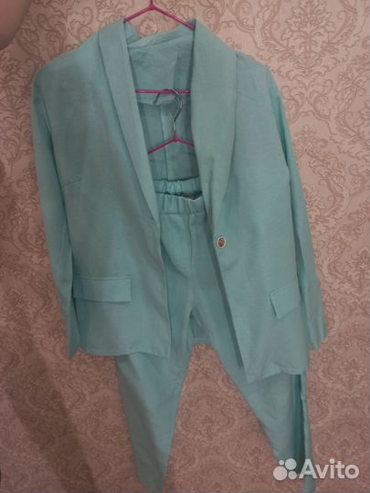 Костюм женский