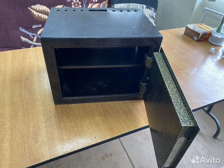 Оружейный сейф, сейф