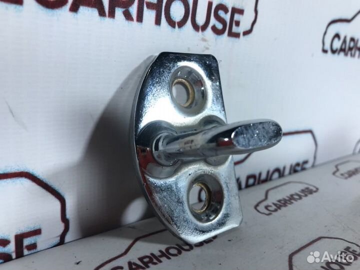 Ответная часть замка двери задняя левая Renault