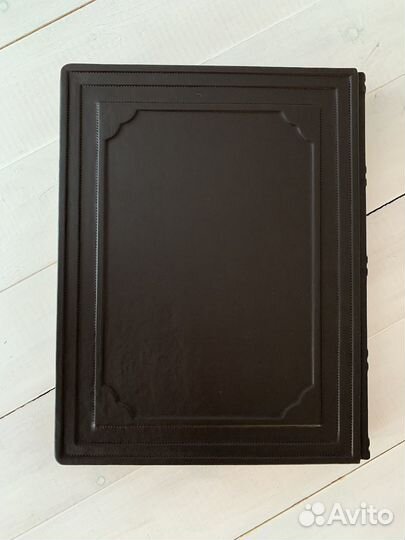 Настольная книга охотника (подарочная кож. книга)