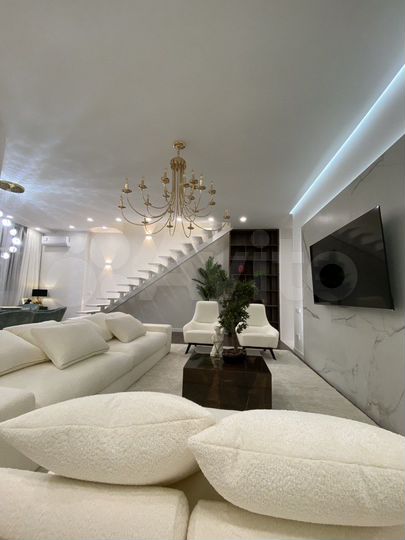 3-к. квартира, 145 м², 10/11 эт.