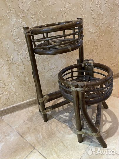 Подставка для цветов деревянная