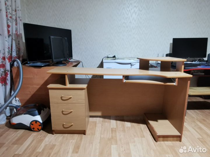 Компьютерный стол