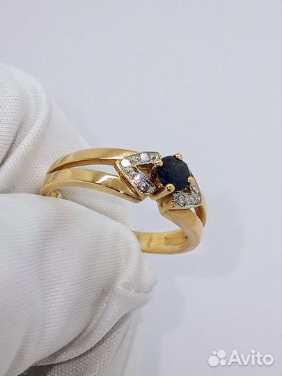 Кольцо с природным камнем Золото