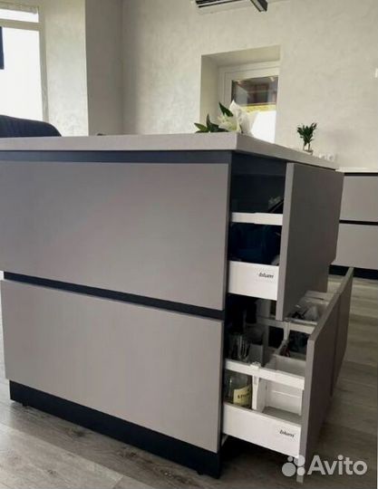 Кухня на заказ Кухонный гарнитур