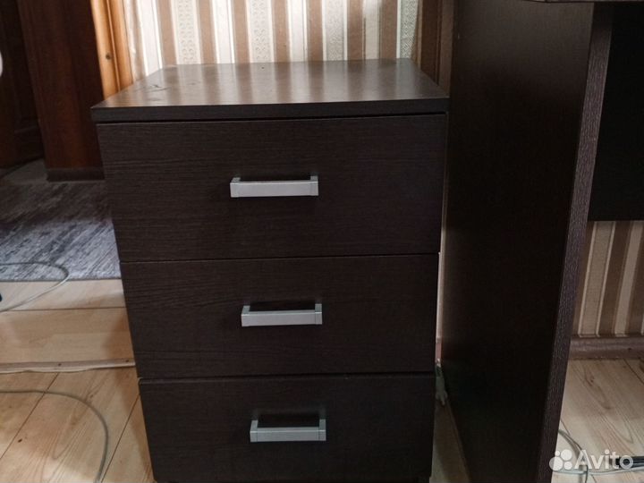 Тумба прикроватная