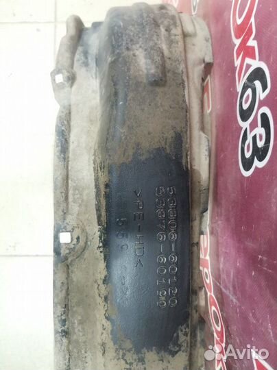 Подкрылок Toyota Land Cruiser Prado 150 2009 перед