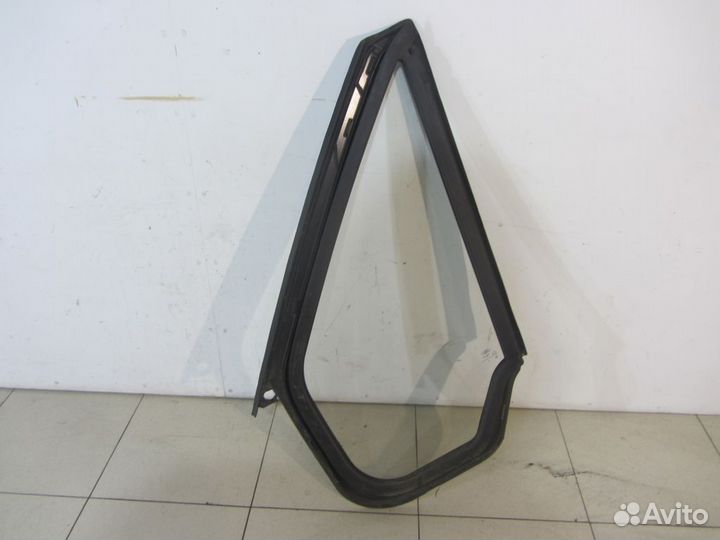 Форточка передней правой двери