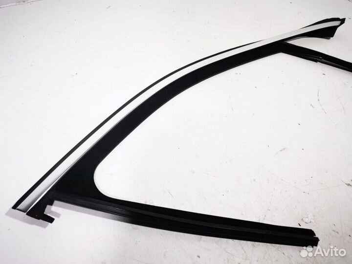 Молдинг двери передней правой Mercedes-Benz