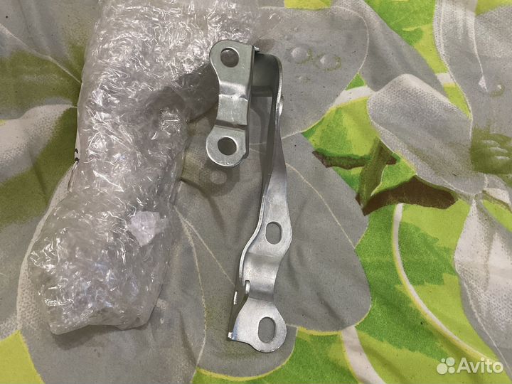 Петля капота левая и правая