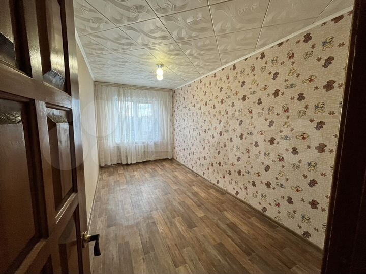 3-к. квартира, 60 м², 4/4 эт.