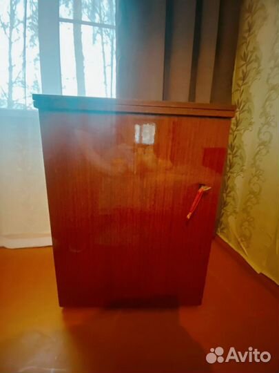 Швейная машина Чайка 142