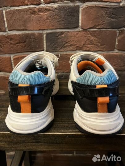 Кроссовки р 36